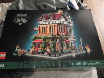 Brand new Tudor House Lego set