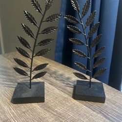 Black Leaf Stands 2 Small 