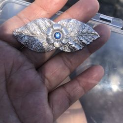 Silver Pretty Brooch
