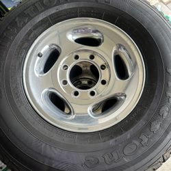 Dodge ram 2500 wheels and tires 