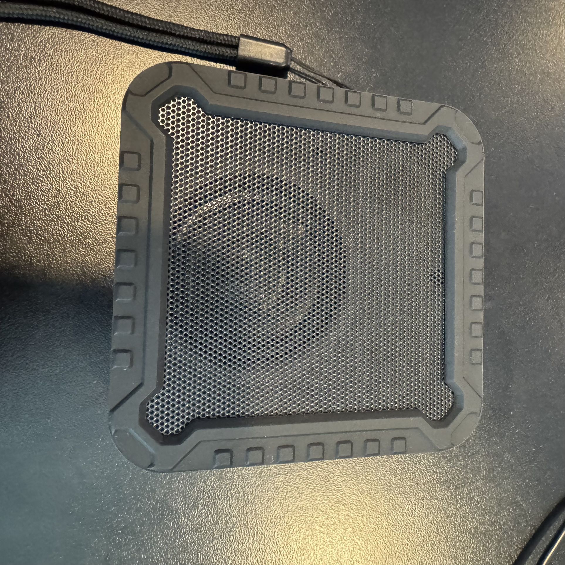 INSIGNIA Bluetooth Portable Speaker NS-CSPBTF1.