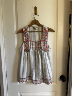 Women Top Size Small Embroidered 