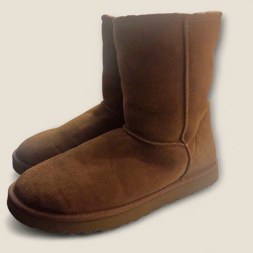 UGG Classic Short Boots – Men’s 11 (Chestnut)