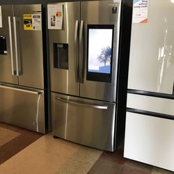 Samsung Large Capacity French Door Refrigerator With Family Hub 📱 MSS