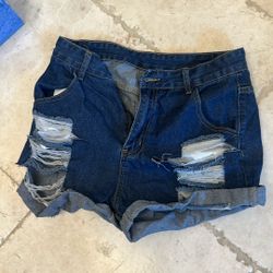 Medium short shorts
