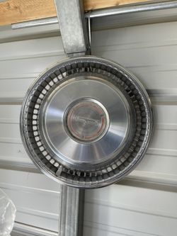 1966 CHEVY CAPRICE HUBCAP 14”