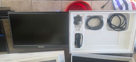 Portable monitor REHISK 15.6" Portable Monitor – FHD 1080P IPS – Open Box, Like New