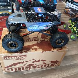 Ridge Rock RC electric rock crawler with a front and rear steering brand new