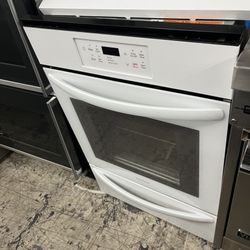 Frigidaire White Gas Oven 24” Wide