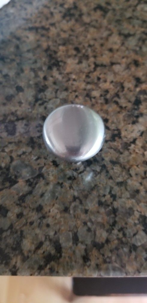 Silver Cabinet/drawer Knobs with Screws (30 Total)