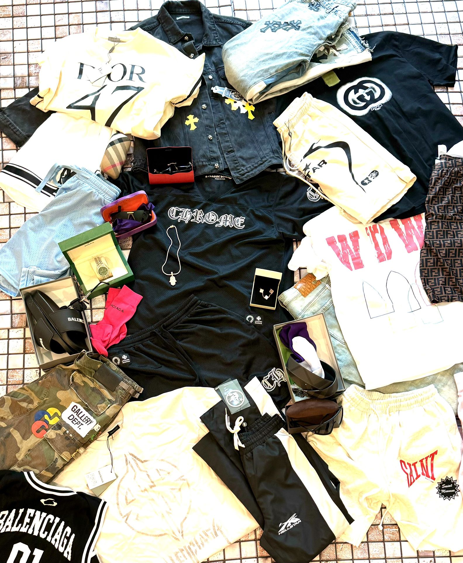 Expensivelookz On IG
