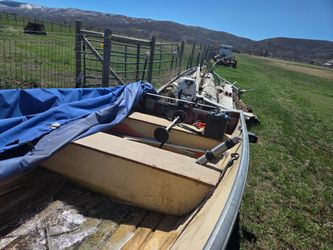 14 1/2 foot Gregor fishing boat