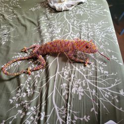 Beaded metal wire Gecko wall hanger