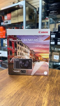 Canon Powershot SX740 HS with bonus bag