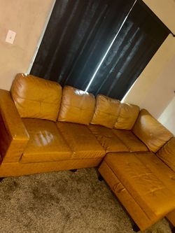 Couch/ sofa/ sectional
