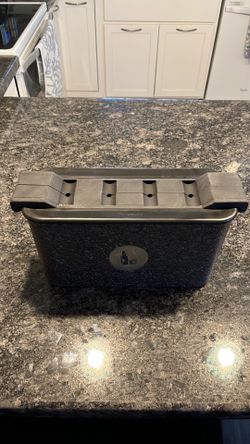 Round ice cube maker