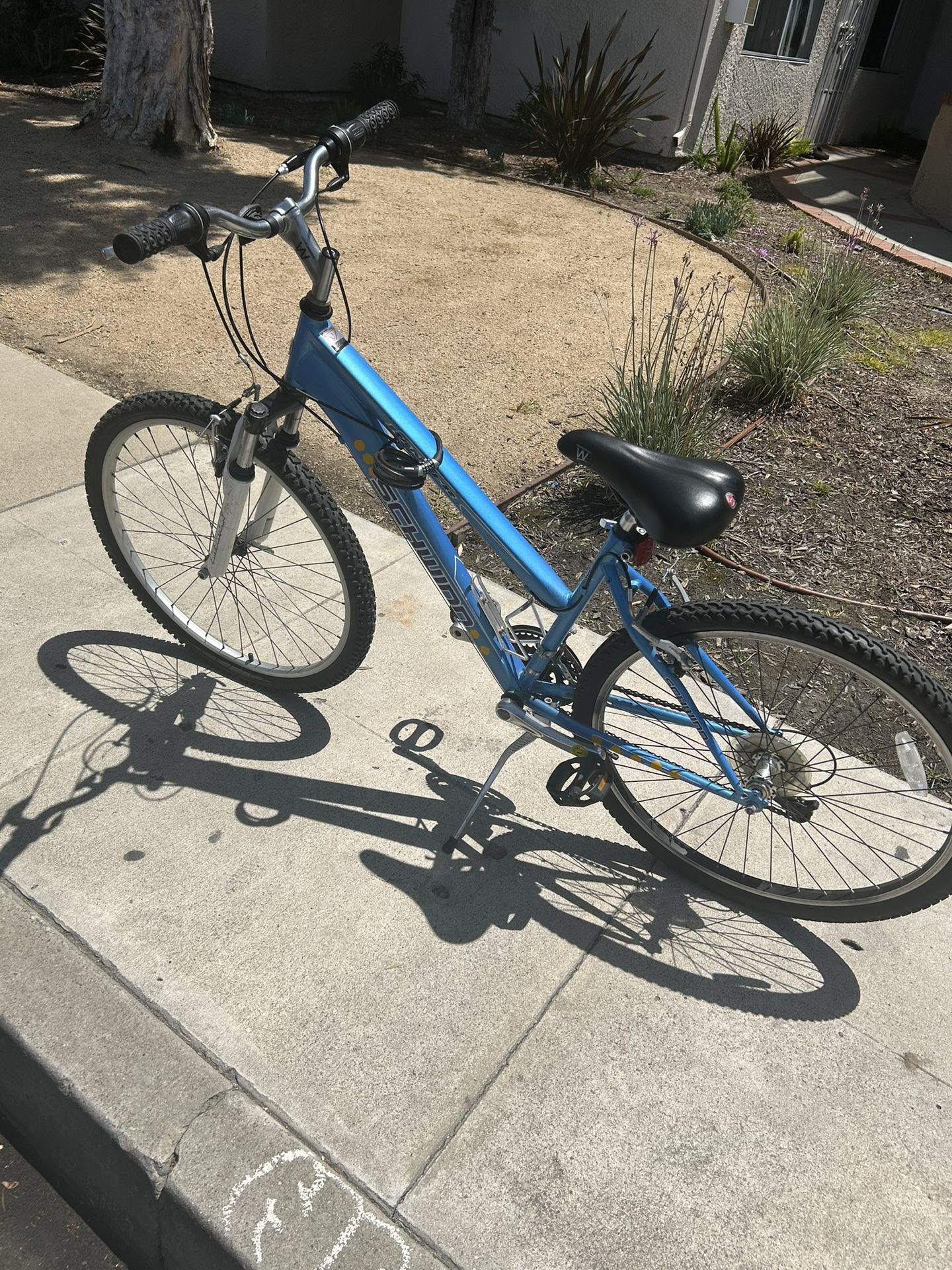 26“ SHEIN Range Mountain Bike in great condition ready to write