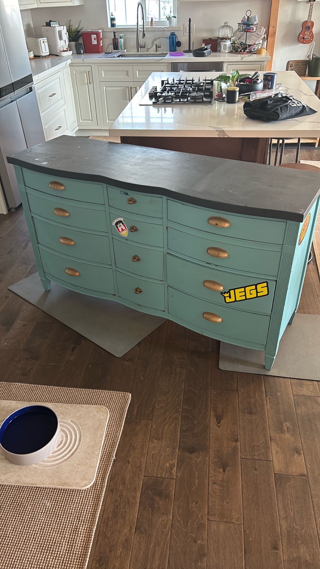 Dresser