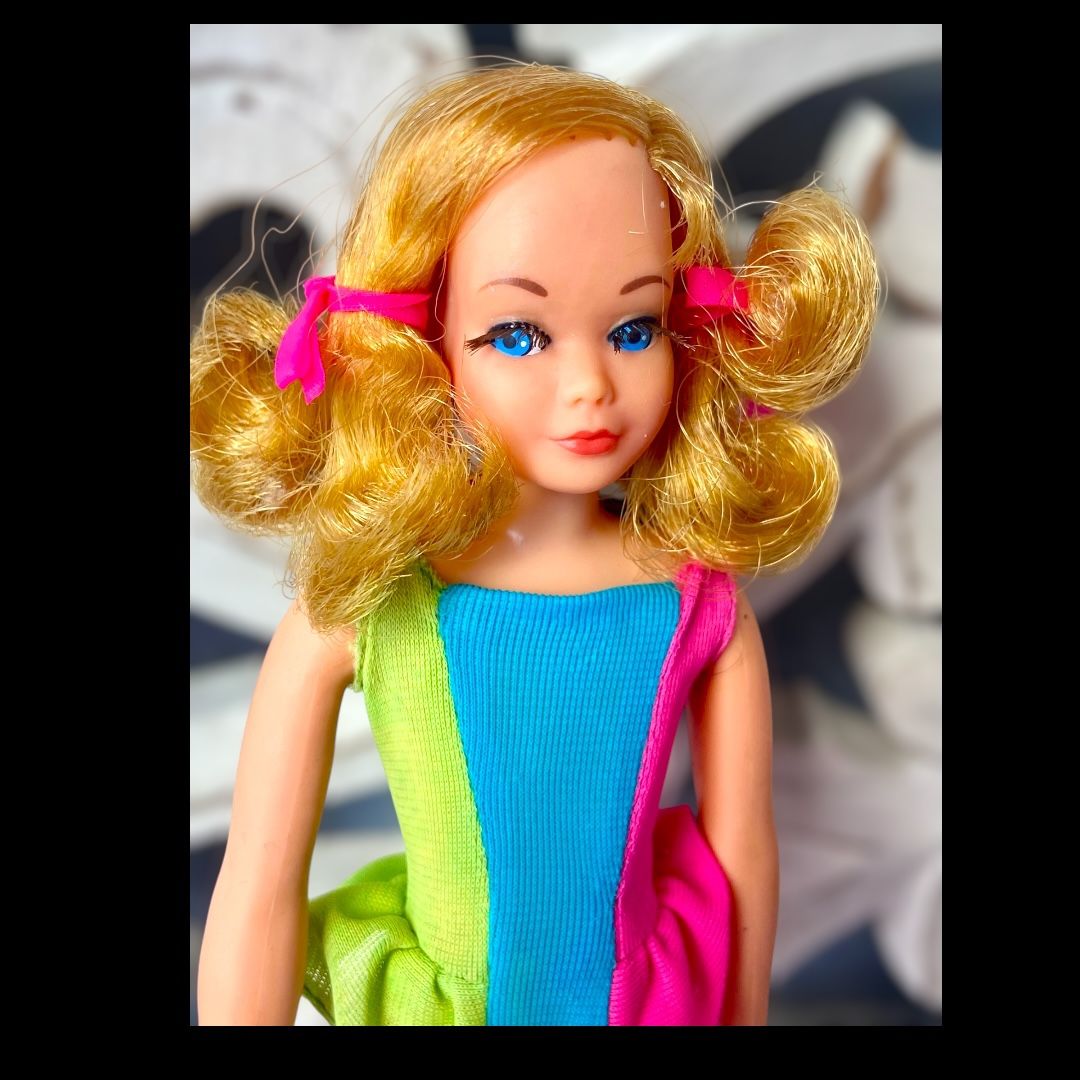 Vintage Barbie 1969 Dramatic Living Skipper Doll w/ Original Outfit