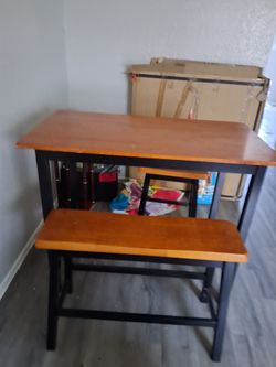 Dinning room table
