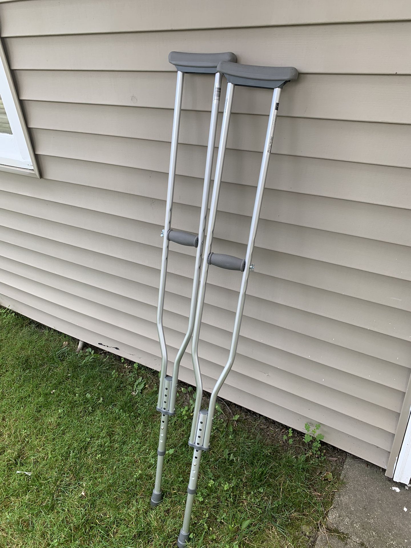 Adjustable Crutches