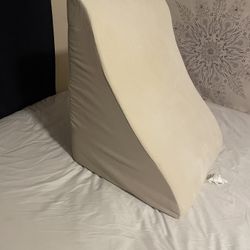 Triangle Recovery Bed Pillow (washable Cover)