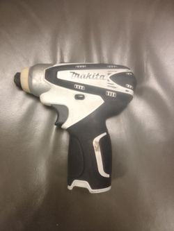 Makita model DT01 10.8 v / 12v
