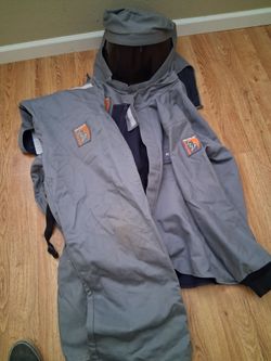 Salisbury. complete arc flash suit. Hood jacket bib overall  size large