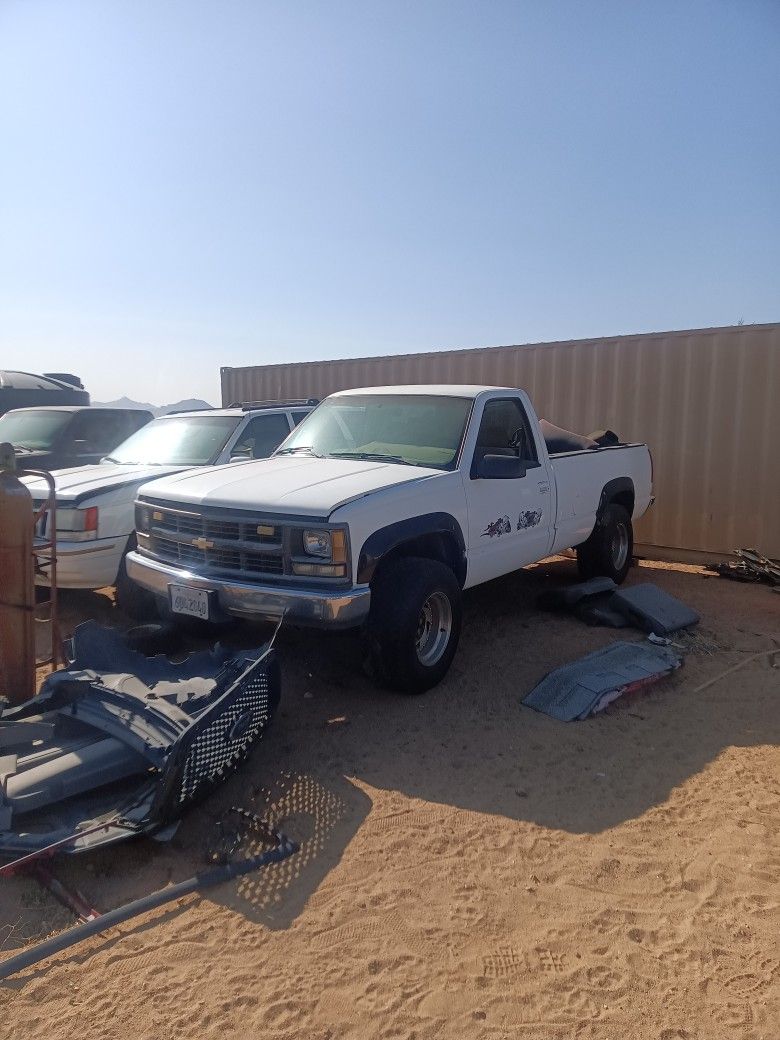1995 Chevy 2500 Series 4x4 Chassis
