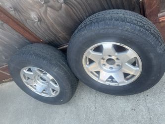 2 Tires 265/70/17