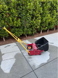 McLane Manual Push Mower