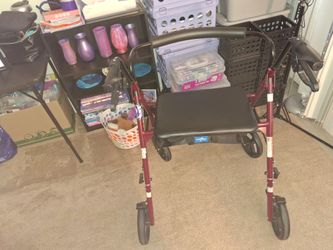 Heavy duty walker