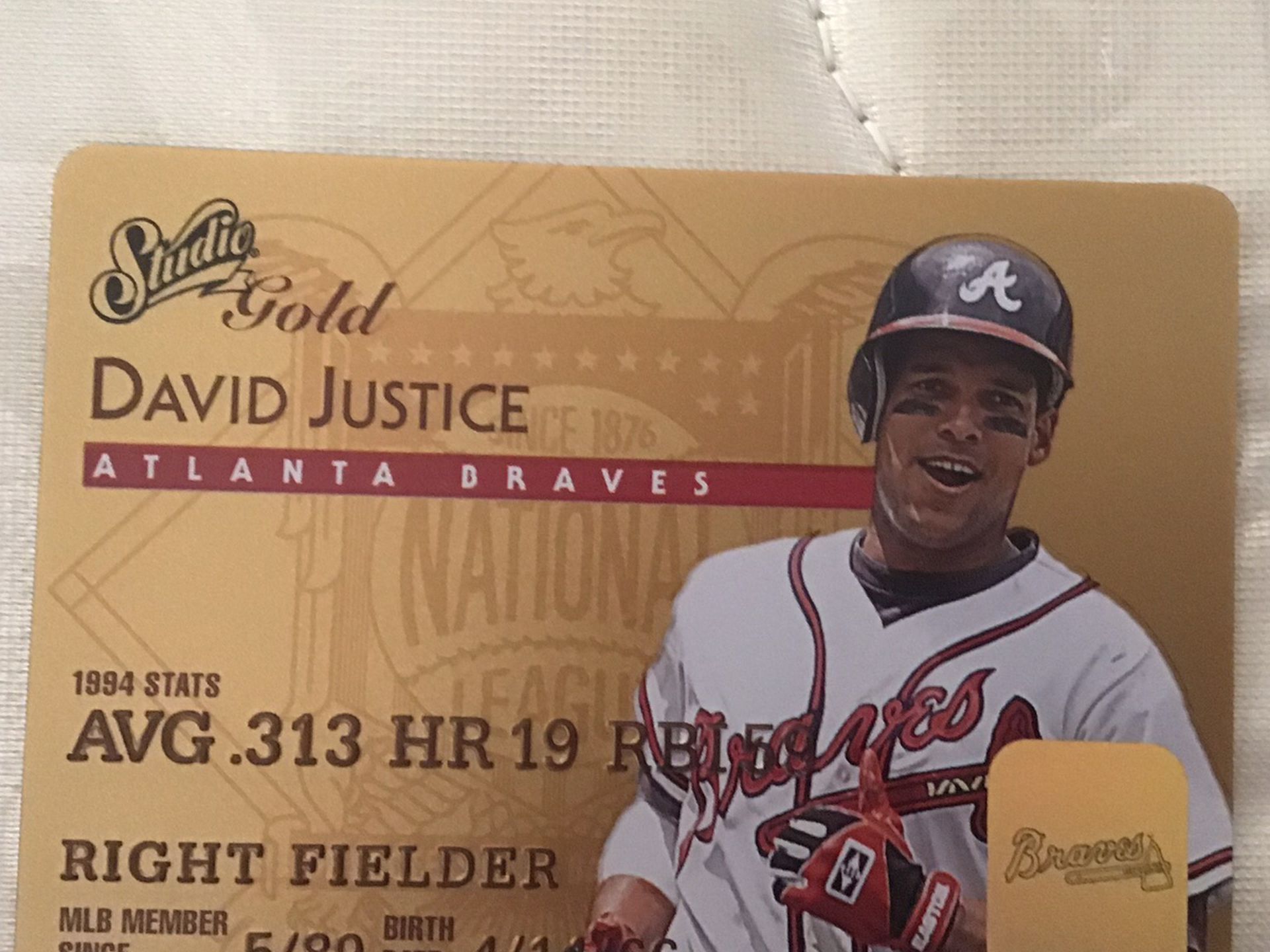 1995 Donruss Studi Gold David Justice Plastic Baseball Card