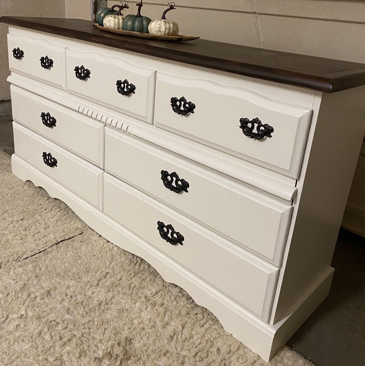 Refinished Farmhouse Style Dresser /Buffet/tv Stand 