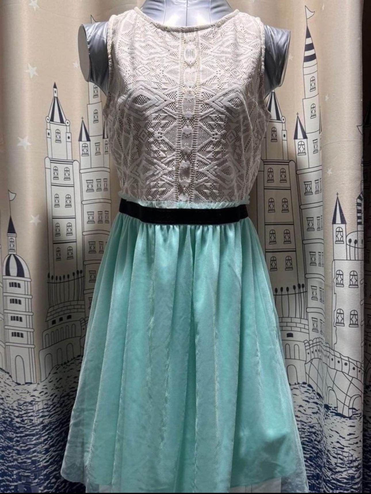 Bluegreen simple elegent dress formal/homecoming etc. Size 9.