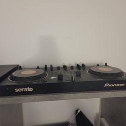 Pioneer DDJ-REV1