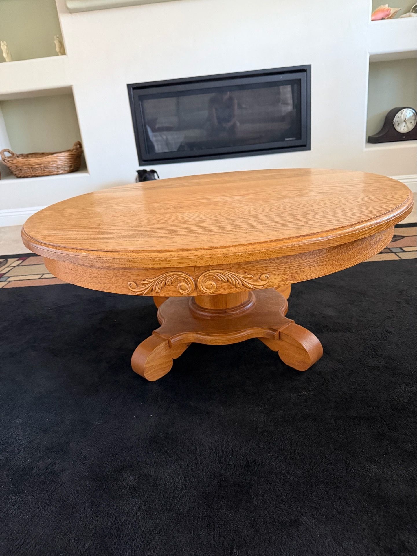 Round pedestal coffee table