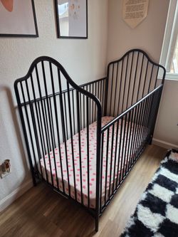 Metal Frame Crib & Mattress