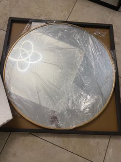 BRAND NEW 31.5" Round Modern Gold Wall Mirror – Premium Aluminum Frame