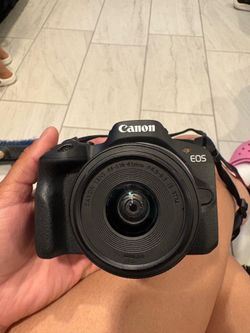 Canon R50