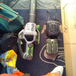 Brushless EGO Blower 650CFM WITH TWO TWO 56V LITHIUM ION BATTERIES AND CHARGER!!