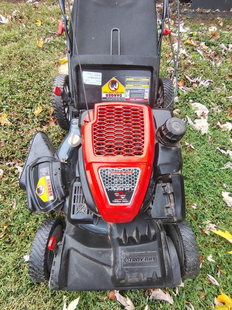 Troy-Bilt TB235 21 In. Self Propelled