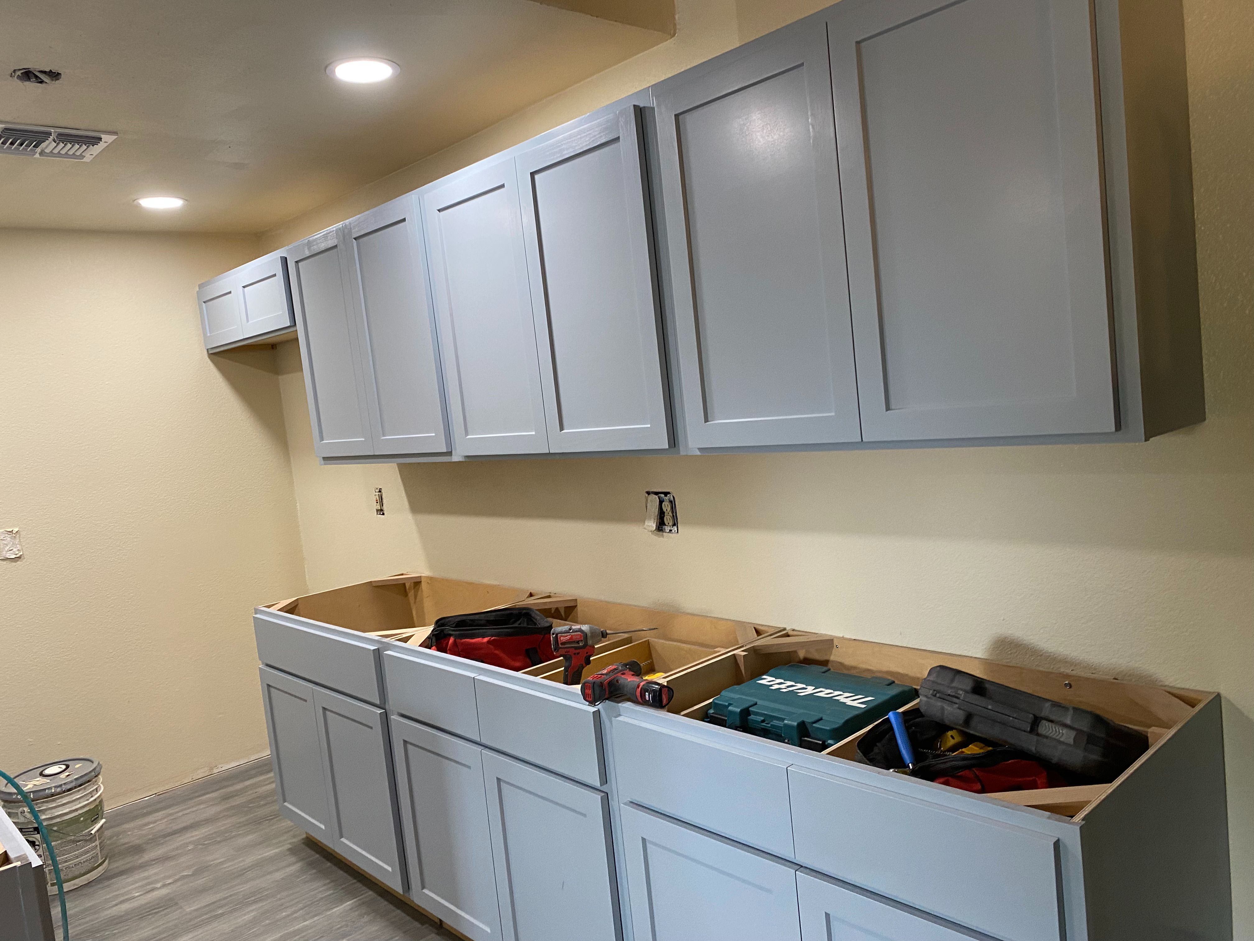 MODERN ISLAND KITCHEN CABINETS