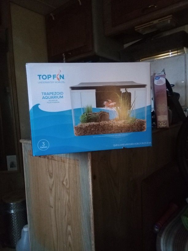 Topfin 3gal Trapezoid Aquarium