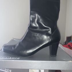 Women’s Shoes 