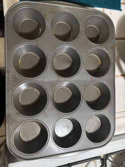 Baker's Secret 12-Cup Muffin Pan