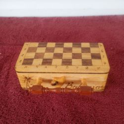 VINTAGE SOLID WOOD CHESS BOARD SET