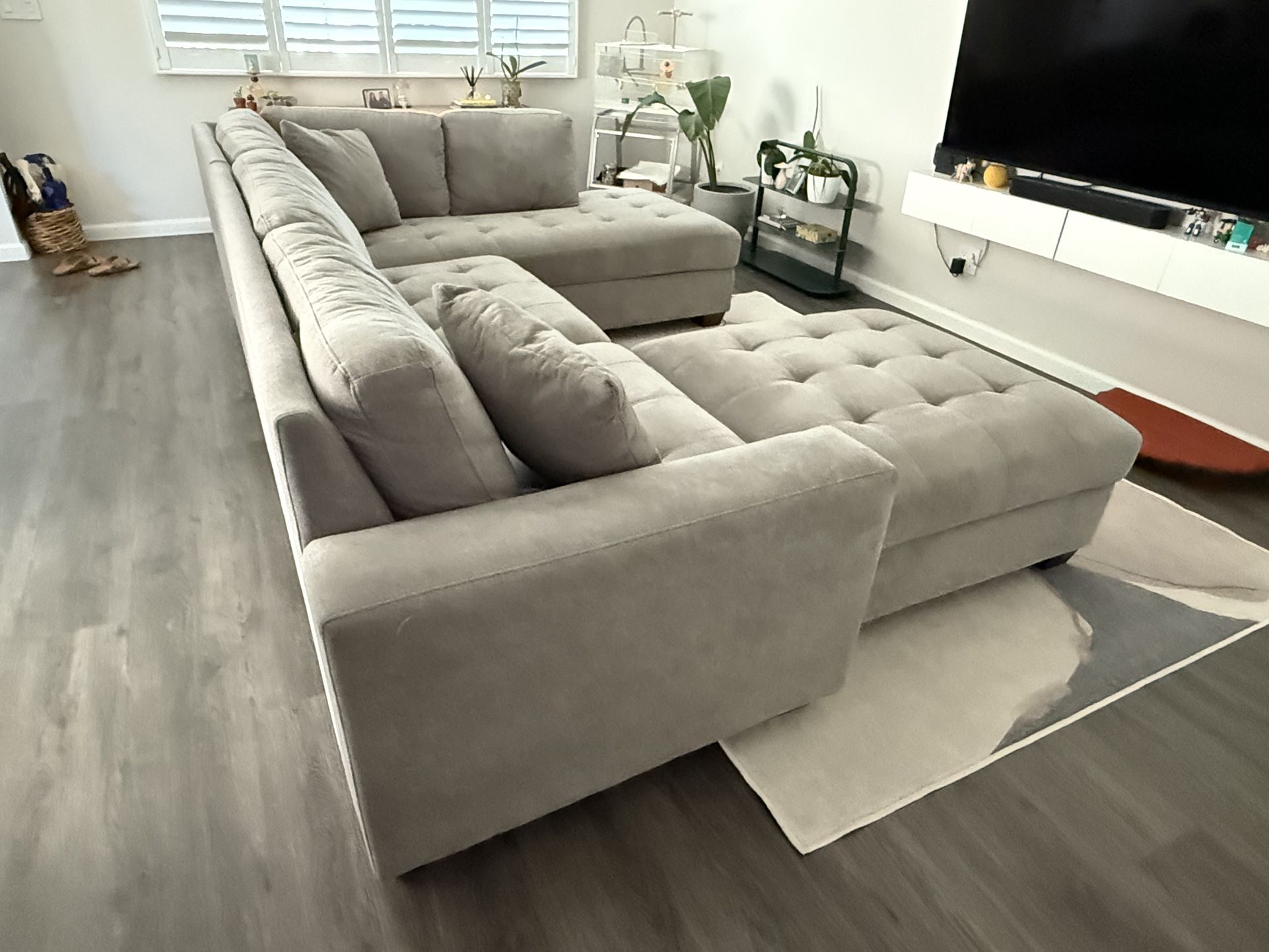 Thomasville Sectional Couch w/Otttoman