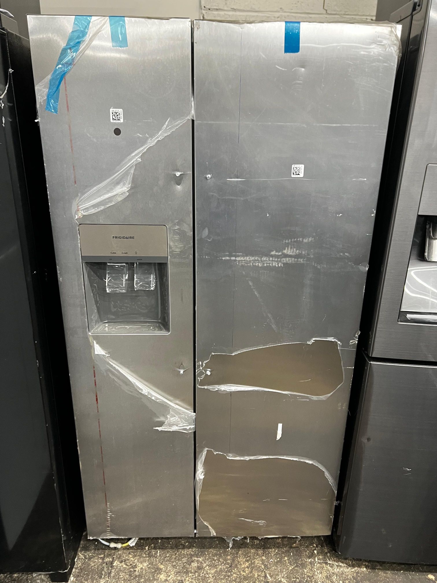 Frigidaire 36in Side By Side Refrigerator 6 Months Warranty 