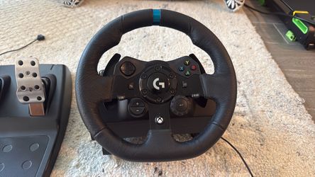 Logitech g923 racing wheel